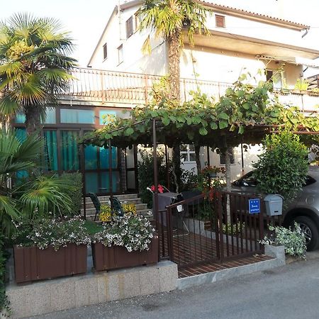 אומאג Marija Rooms & Apartments מראה חיצוני תמונה